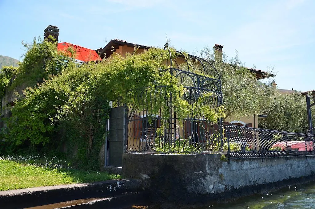Casa Salini Bed & Breakfast Sale Marasino 0*,  Italy